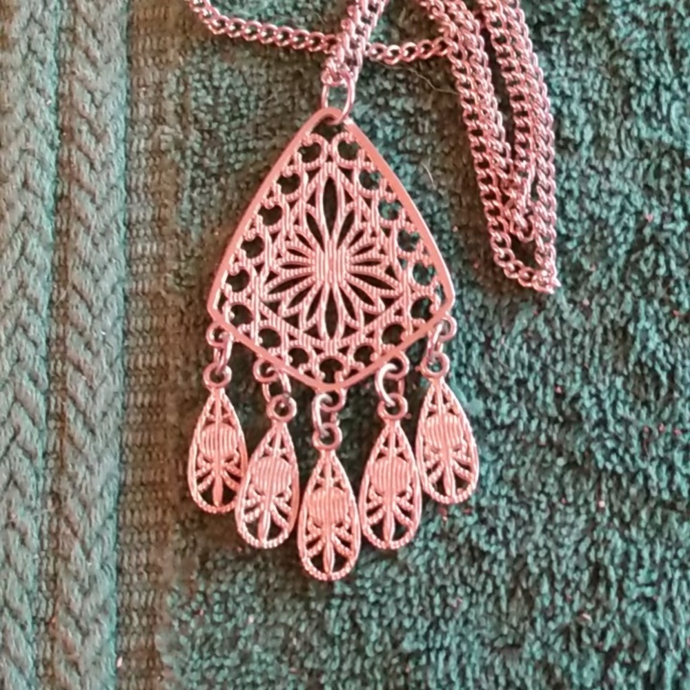 6/$20 Necklaces - Picture 3 of 8